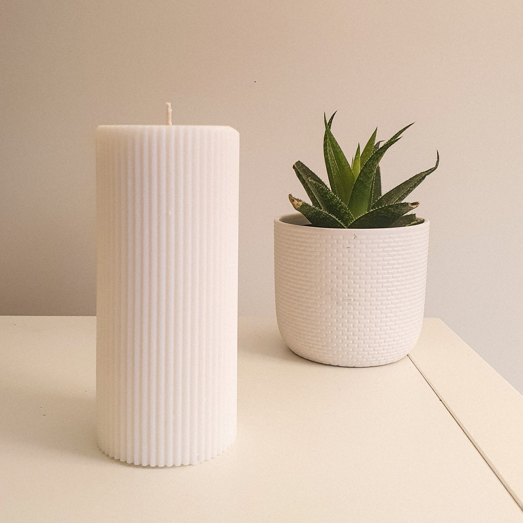 Medium Ribbed Pillar